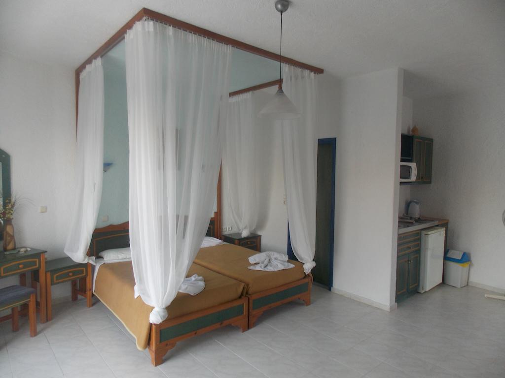 Annas Studios Livadia  Chambre photo